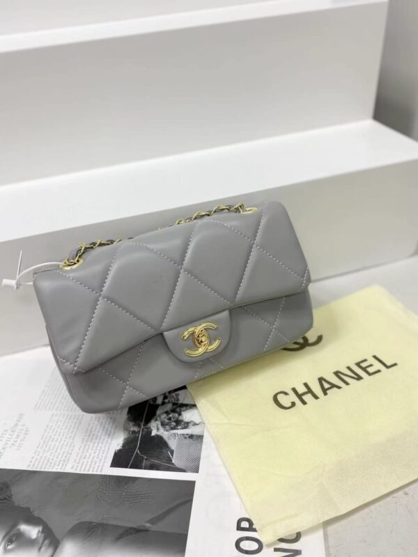 Chanel Medium Flap Bag-Model- 2241 Size:(L22xH15xw9)