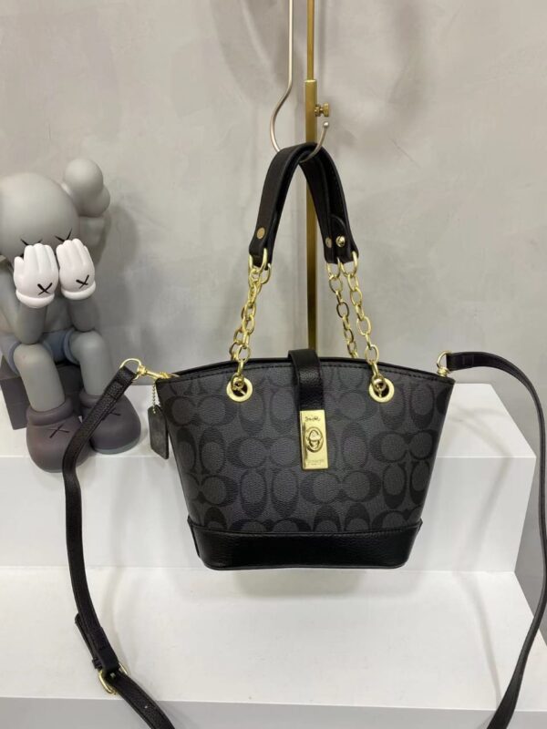 COACH Handbag high quality model.22185.size.L26L17w9