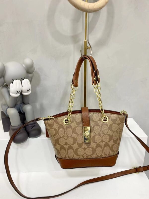 COACH Handbag high quality model.22185.size.L26L17w9