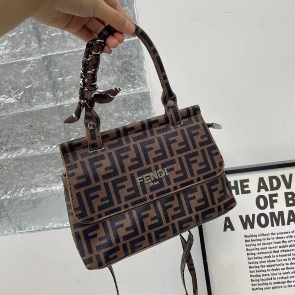 Fendi Small Shopper Bag-Model-0600 Size:(L25xH17xW10)