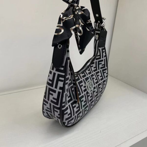 Fendi Small Fabric Bag-Model-9338 Size:(L28xH27xw7)