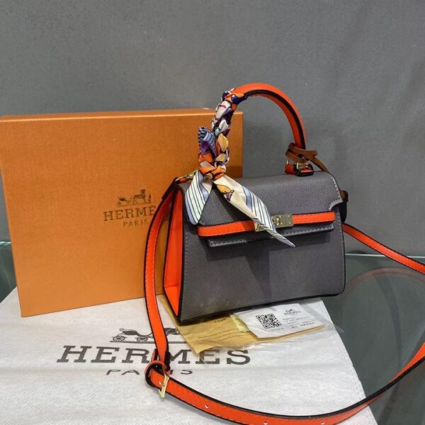 Hermès Women's Bag with Brand Box - Model 519 size.L20H14.5W7.5