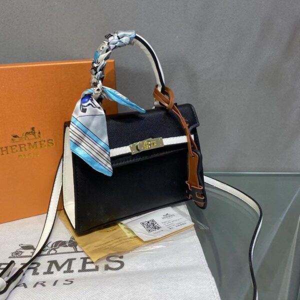 Hermès Women's Bag with Brand Box - Model 519 size.L20H14.5W7.5