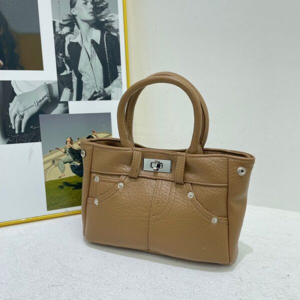 Elegant No-Brand Ladies Bag - Soft Luxury Design (Size M)