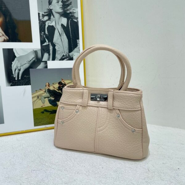Elegant No-Brand Ladies Bag - Soft Luxury Design (Size M)